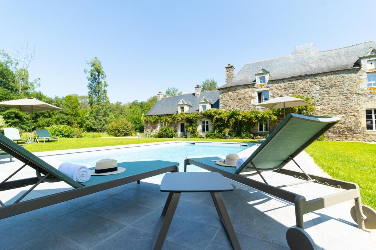 Manoir Du Vau D Arz Gites Et Chambres D Hotes Avec Piscine Malansac Екстериор снимка