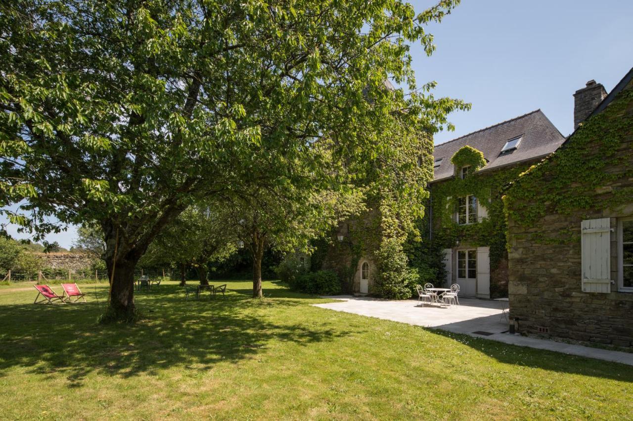 Manoir Du Vau D Arz Gites Et Chambres D Hotes Avec Piscine Malansac Екстериор снимка