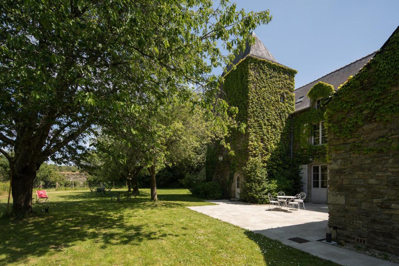 Manoir Du Vau D Arz Gites Et Chambres D Hotes Avec Piscine Malansac Екстериор снимка